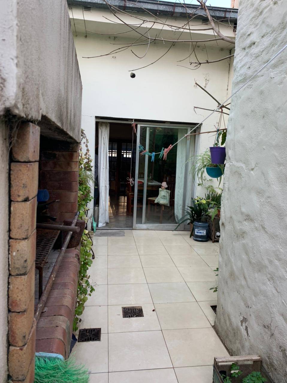 Casa y oficina sobre calle Roca casi Urquiza