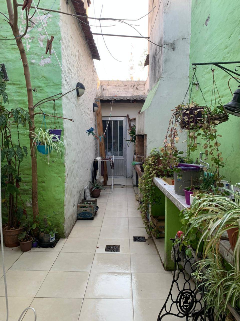 Casa y oficina sobre calle Roca casi Urquiza