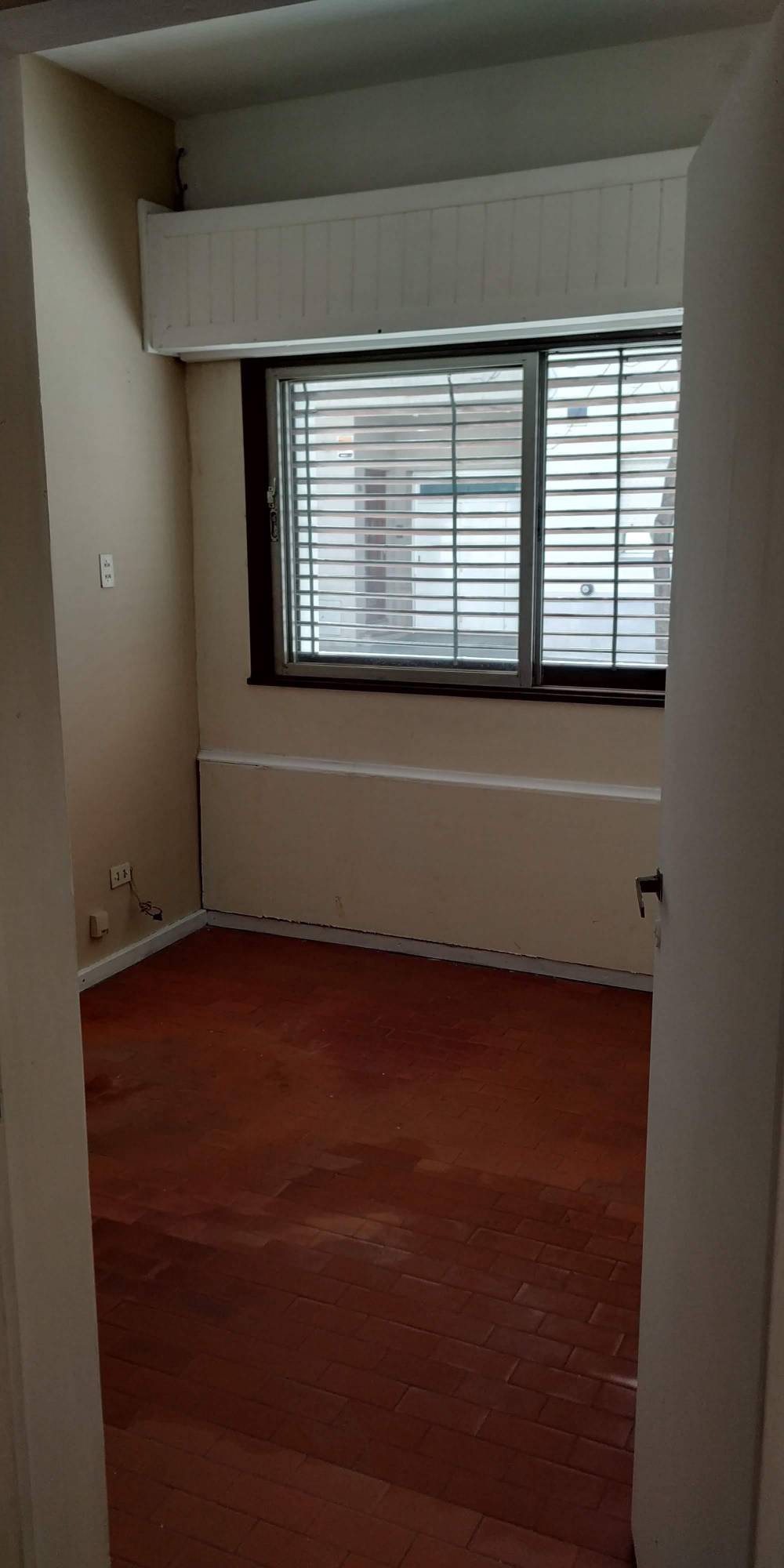 Casa y oficina sobre calle Roca casi Urquiza