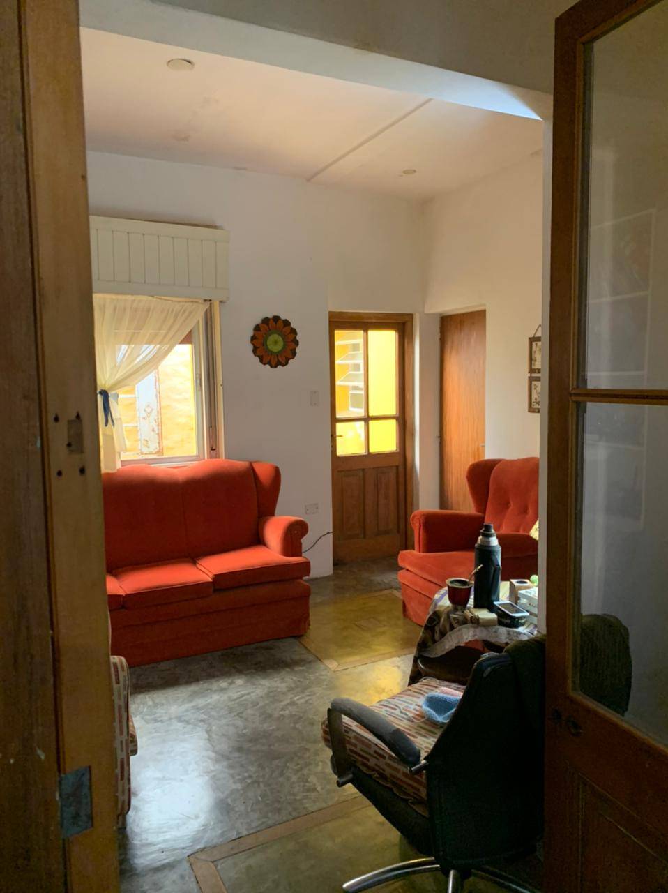 Casa y oficina sobre calle Roca casi Urquiza