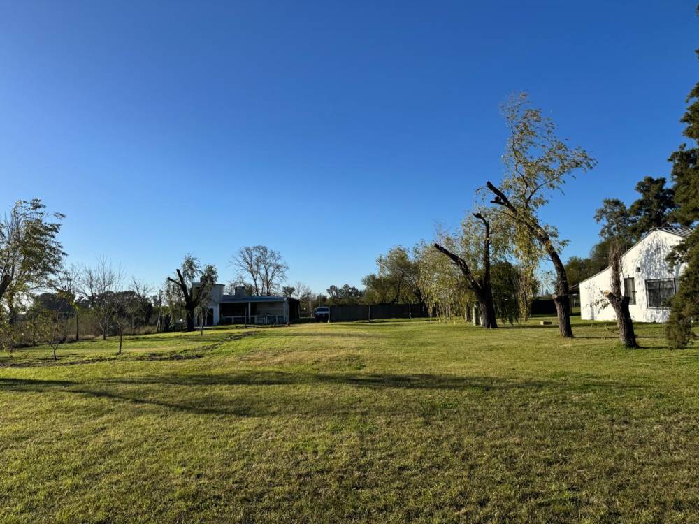 Chacra con pileta y arboleda en Gualeguaychú – Ideal para vivir o invertir