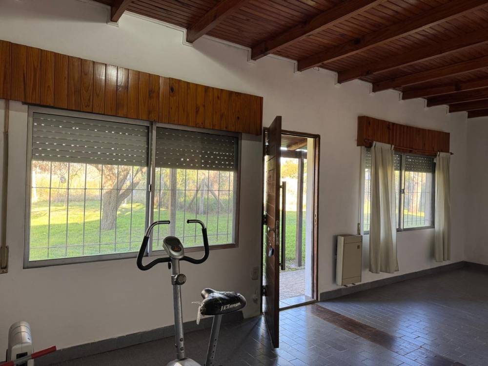 Chacra con pileta y arboleda en Gualeguaychú – Ideal para vivir o invertir