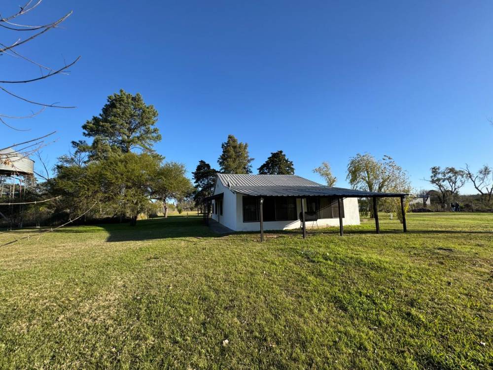 Chacra con pileta y arboleda en Gualeguaychú – Ideal para vivir o invertir