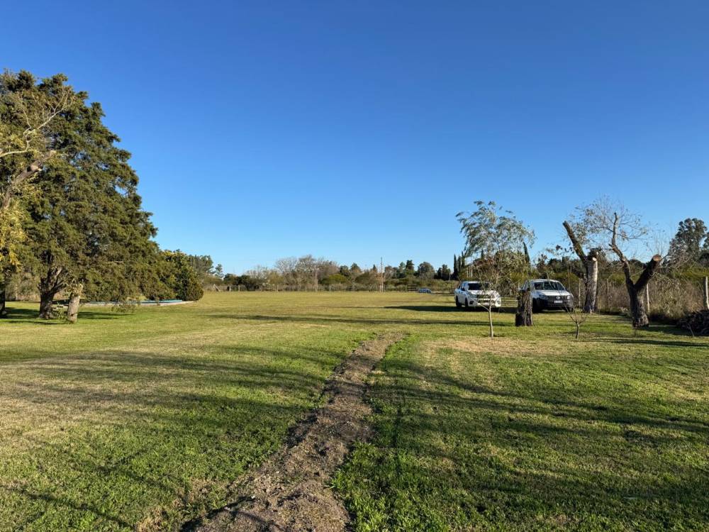Chacra con pileta y arboleda en Gualeguaychú – Ideal para vivir o invertir