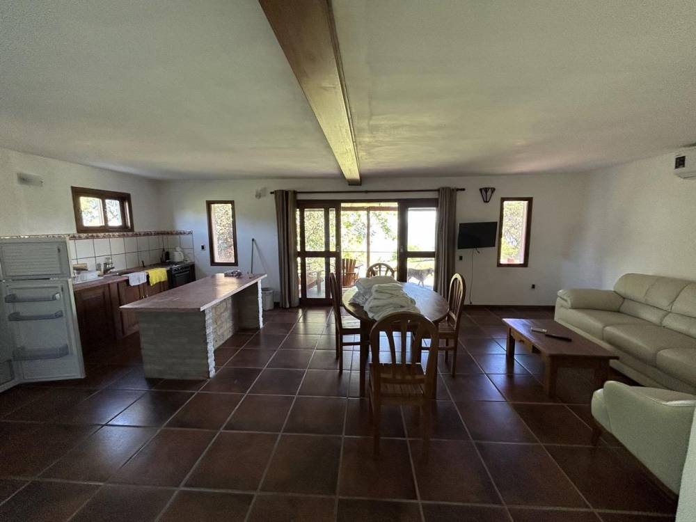 Chacra de 6 hectáreas con 130 metros de costa sobre el Río Uruguay, Fray Bentos, Uruguay