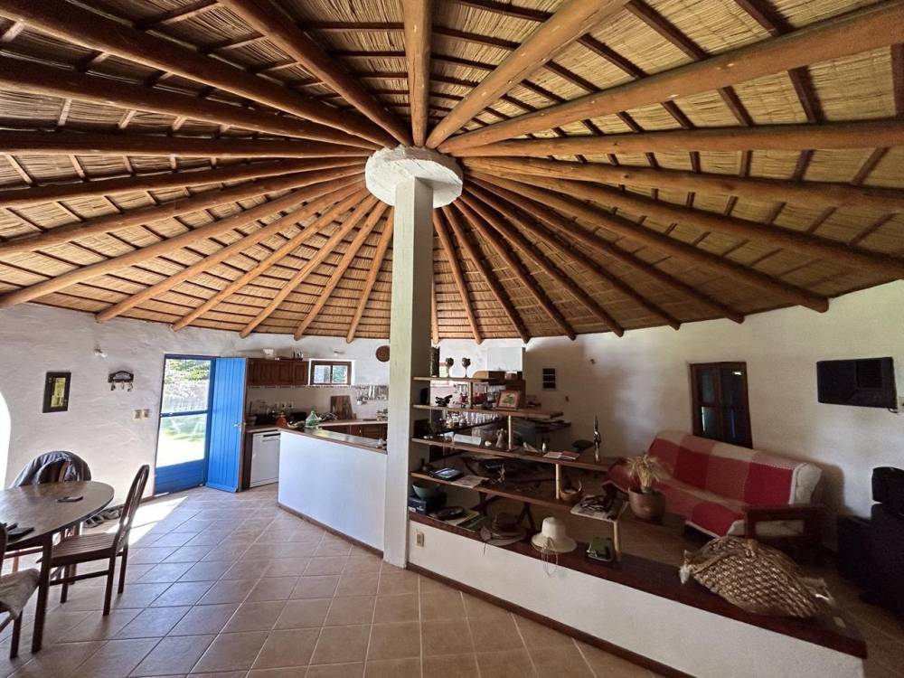 Chacra de 6 hectáreas con 130 metros de costa sobre el Río Uruguay, Fray Bentos, Uruguay