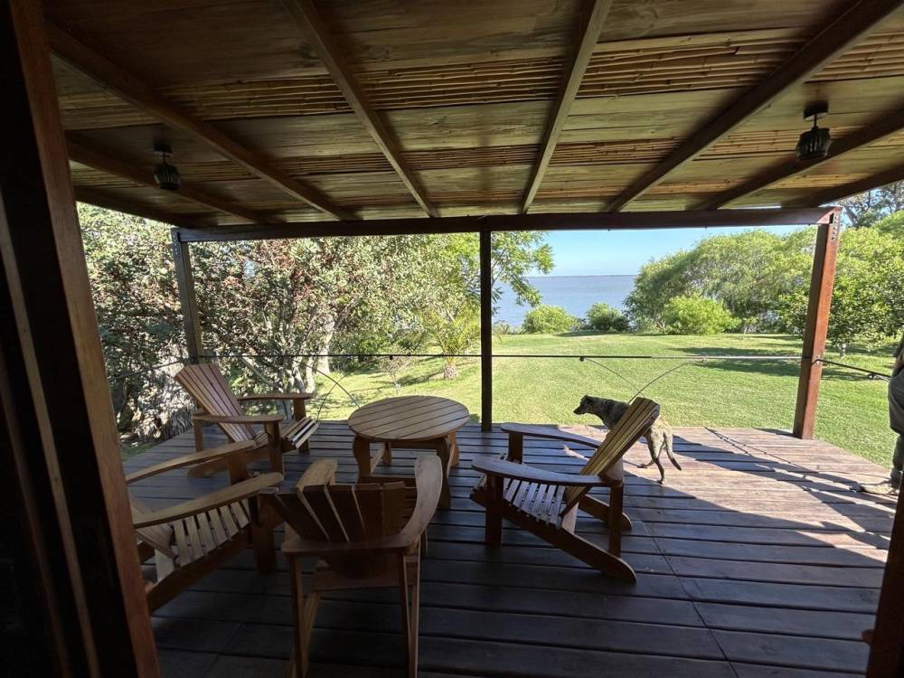 Chacra de 6 hectáreas con 130 metros de costa sobre el Río Uruguay, Fray Bentos, Uruguay