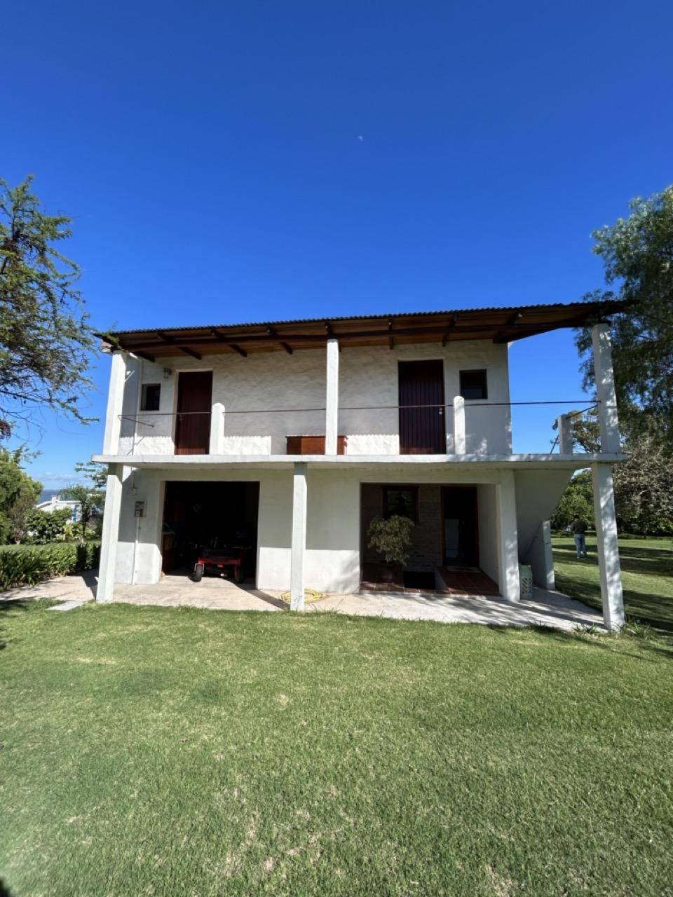 Chacra de 6 hectáreas con 130 metros de costa sobre el Río Uruguay, Fray Bentos, Uruguay