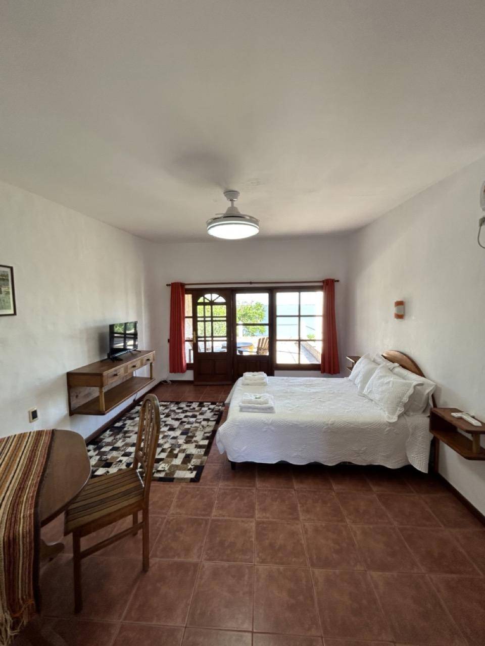 Chacra de 6 hectáreas con 130 metros de costa sobre el Río Uruguay, Fray Bentos, Uruguay