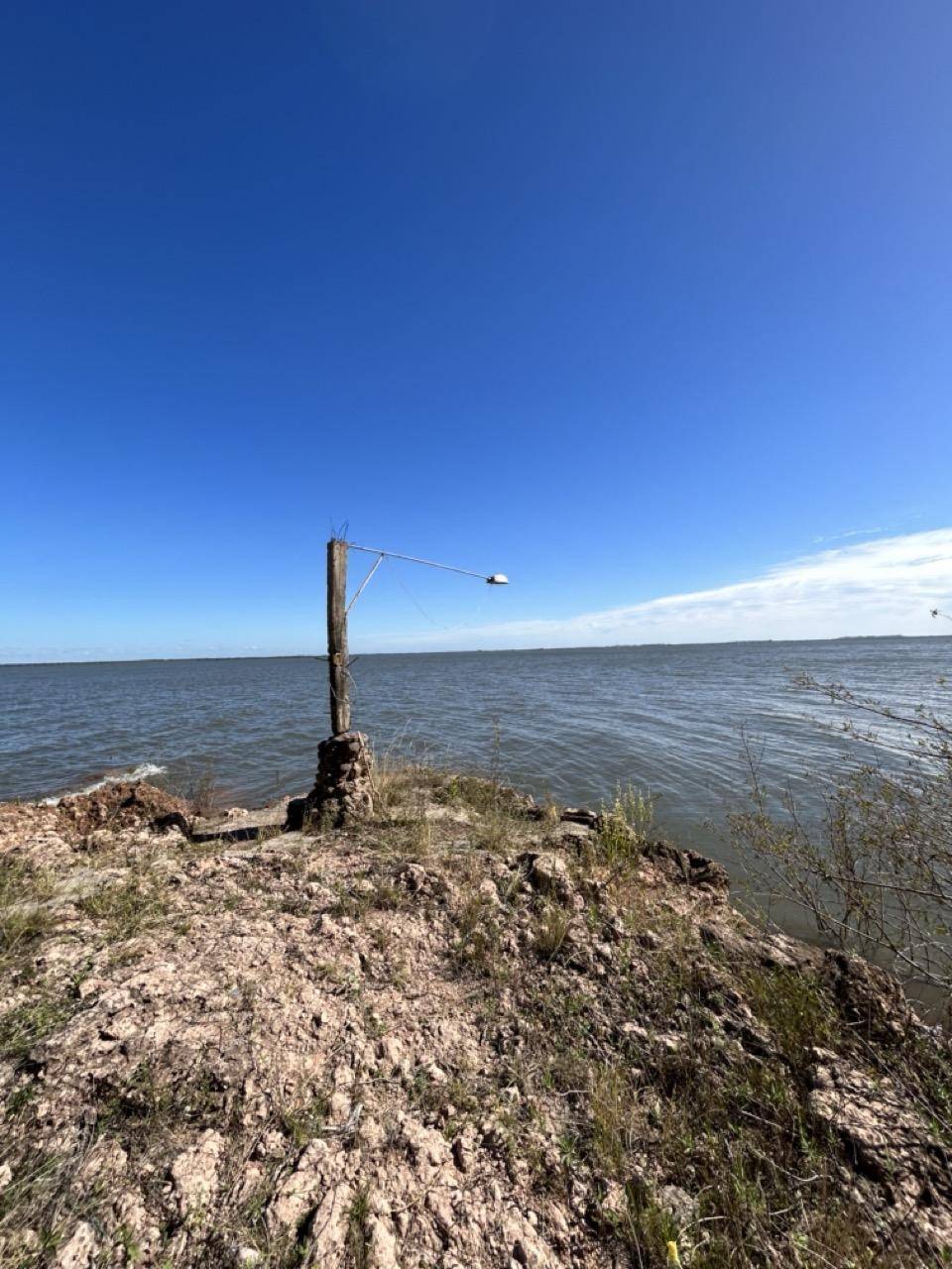 Chacra de 6 hectáreas con 130 metros de costa sobre el Río Uruguay, Fray Bentos, Uruguay
