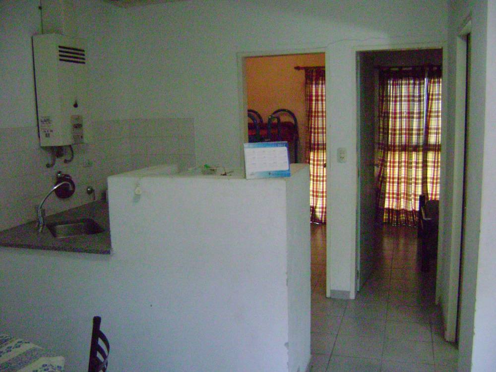 Lote de 2.138 m² con dos departamentos y casa a refaccionar, Gualeguaychu