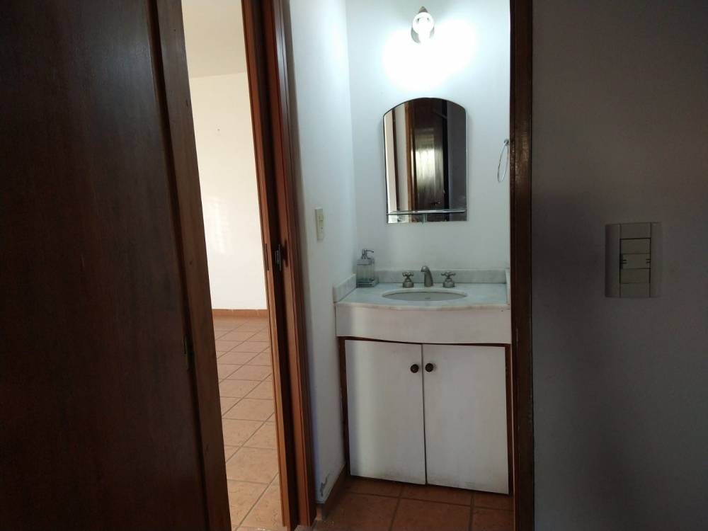 DEPARTAMENTOS EN ESQUINA AGUADO Y CONCORDIA