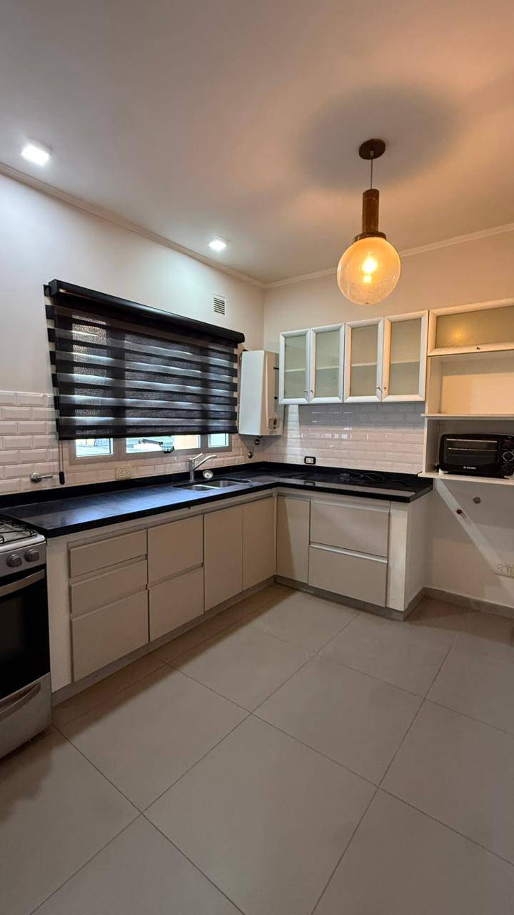 Departamento centrico, tres ambientes 