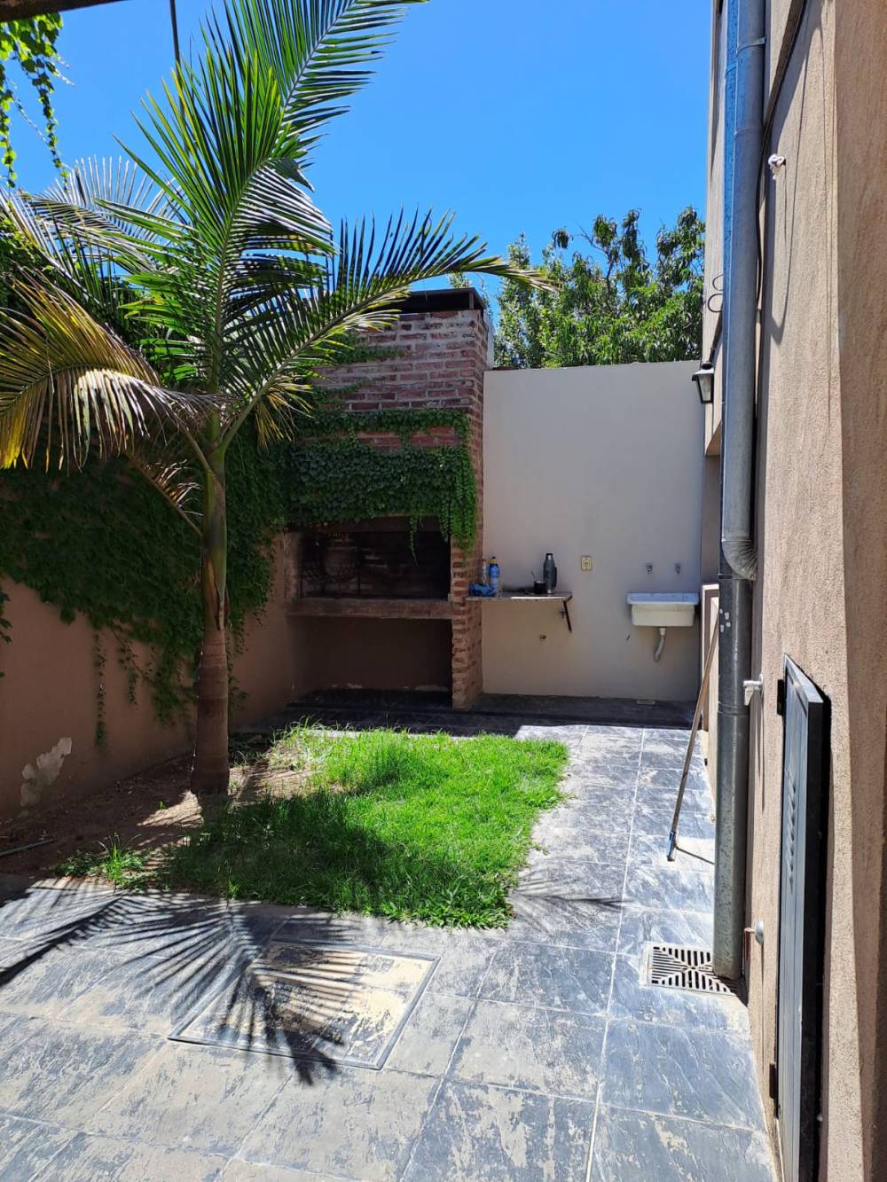 Duplex en excelente estado, listo para habitar