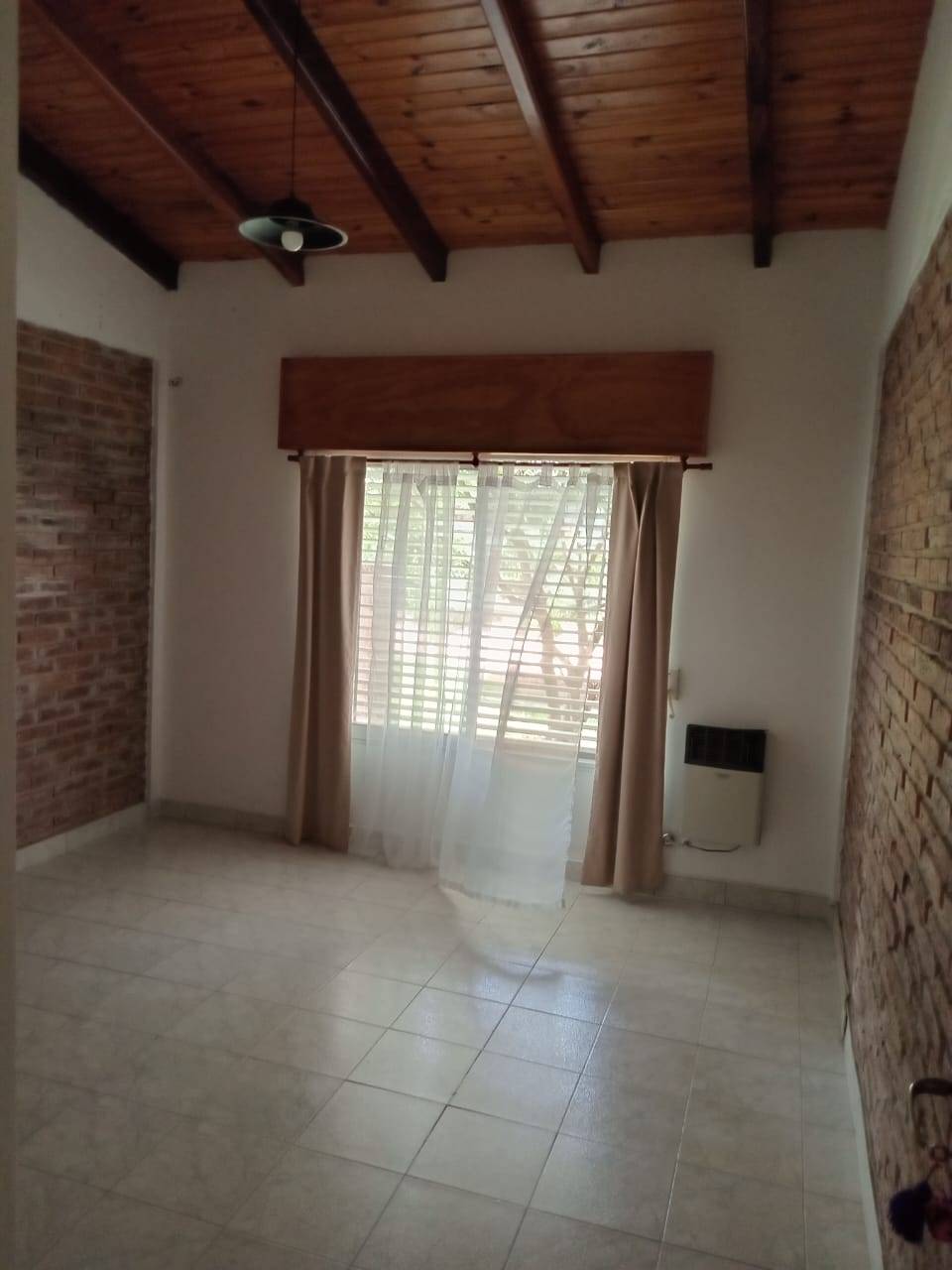 DOS CASAS SOBRE CALLE MANUEL ALMEIDA