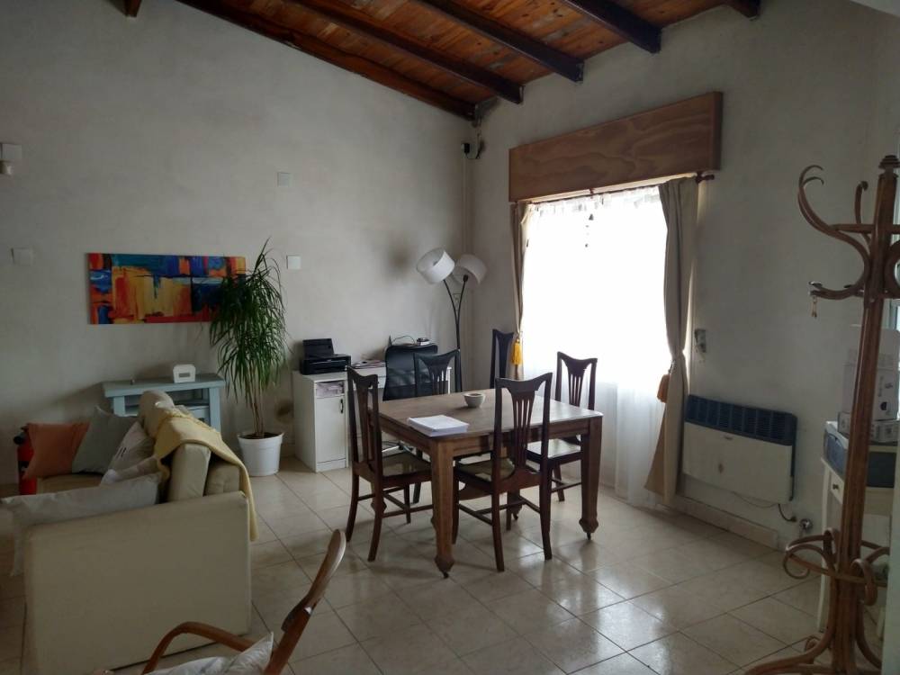 DOS CASAS SOBRE CALLE MANUEL ALMEIDA
