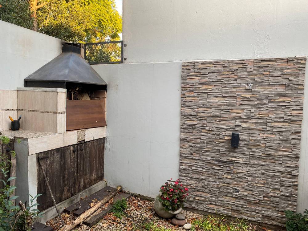 DUPLEX UBICADO SOBRE CALLE JUAN JOSÉ FRANCO