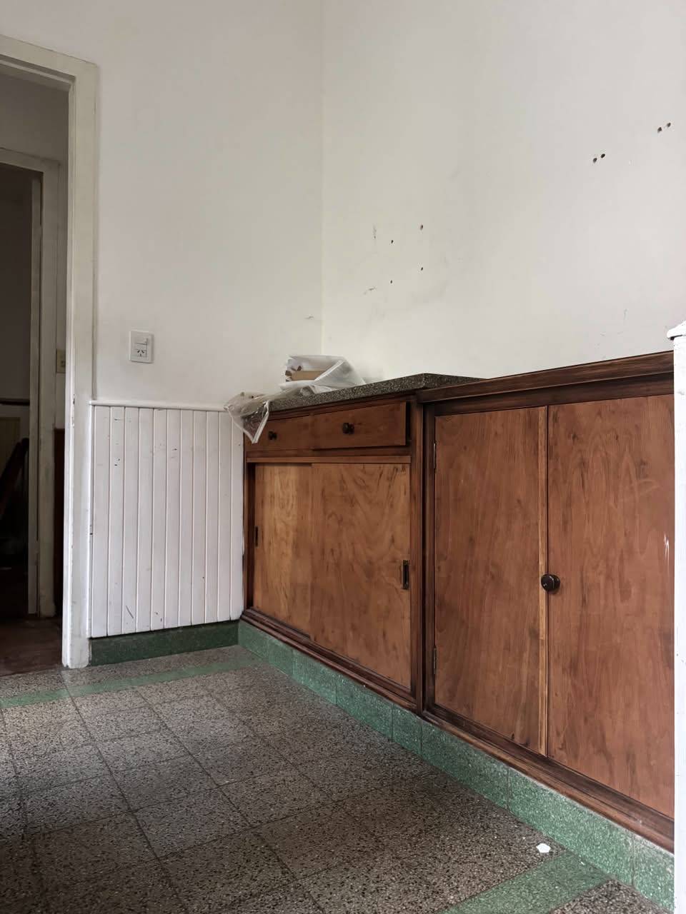 En pleno centro: cómoda casa con gran terreno y patio