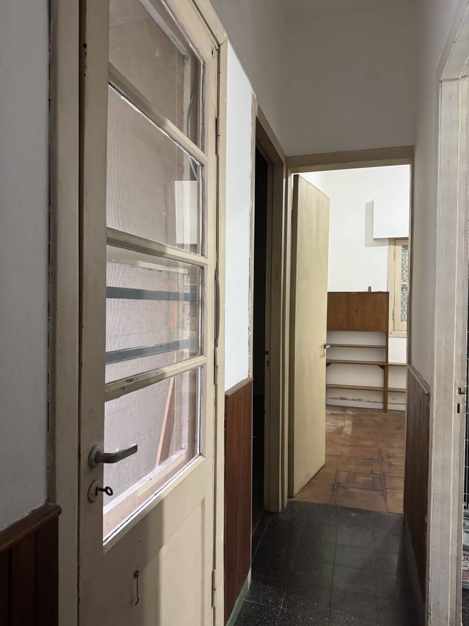En pleno centro: cómoda casa con gran terreno y patio