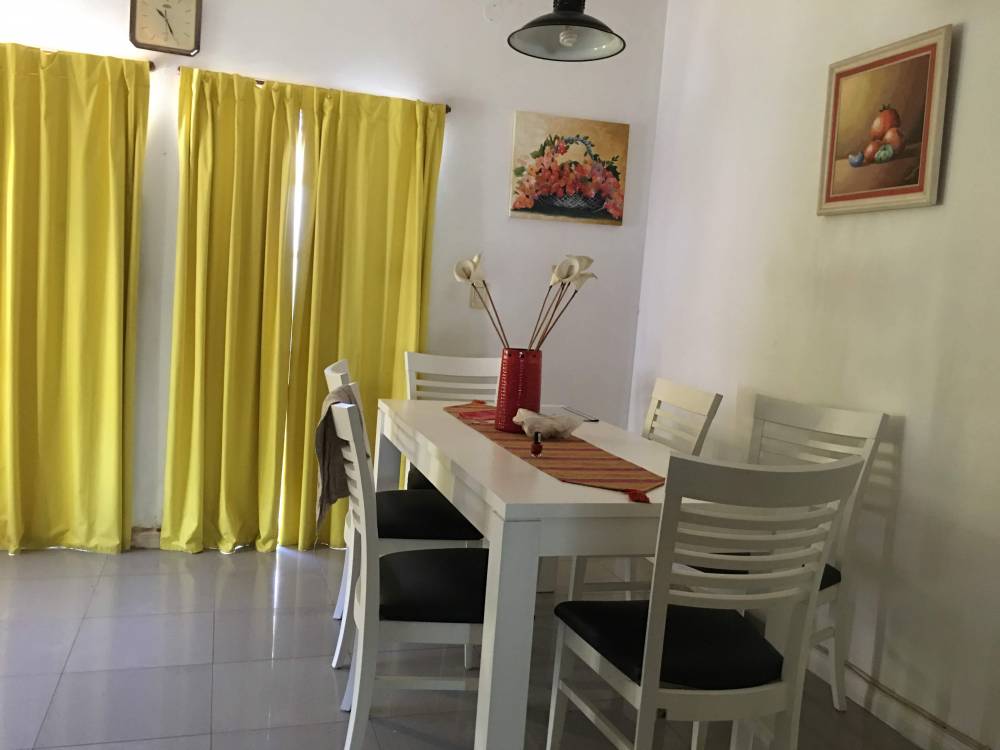 Propiedad de 2 plantas con quincho, piscina y cochera