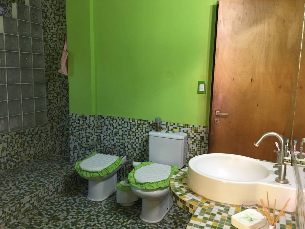 Propiedad de 2 plantas con quincho, piscina y cochera