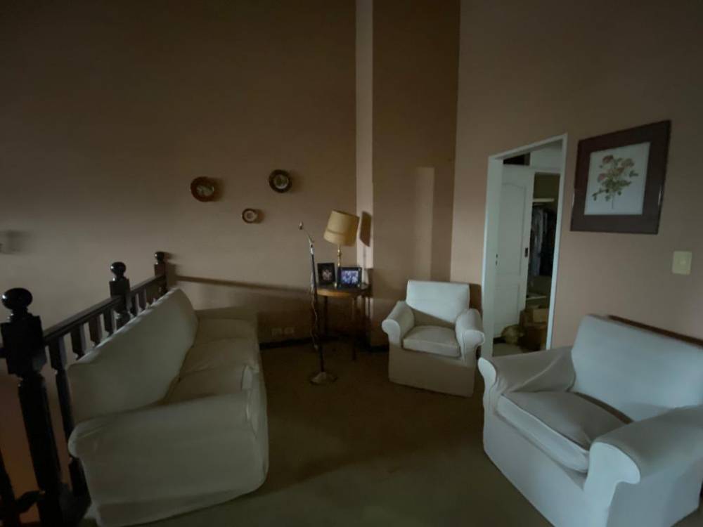 Excelente casa sobre calle Gervasio Mendez 