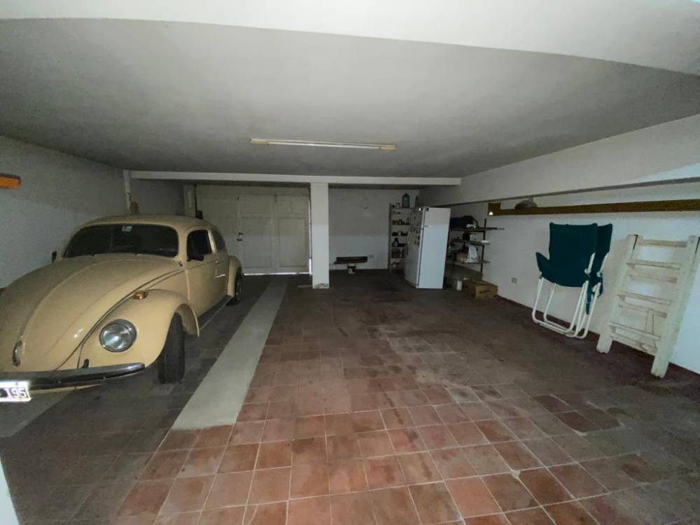 Excelente casa sobre calle Gervasio Mendez 