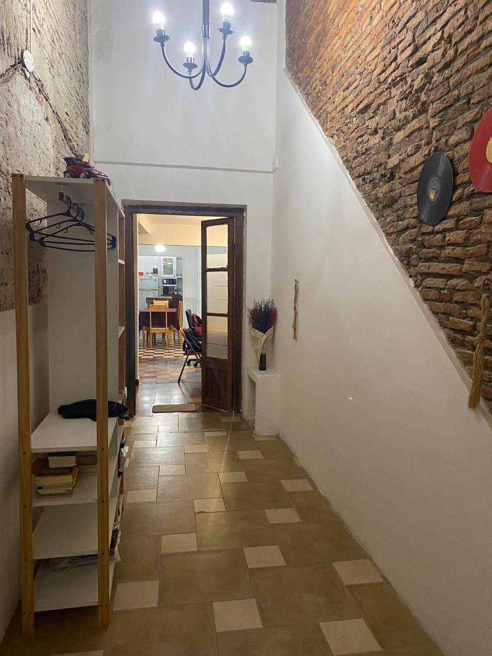 Casa Centro con Departamento y 2 locales - Mitre 228