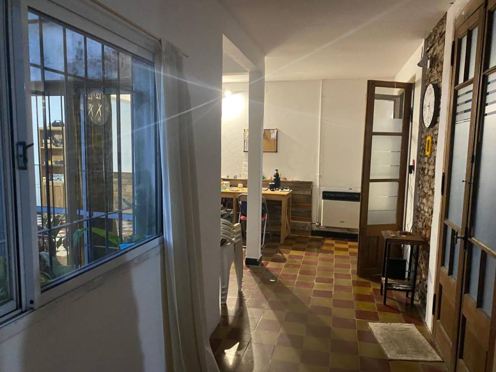 Casa Centro con Departamento y 2 locales - Mitre 228