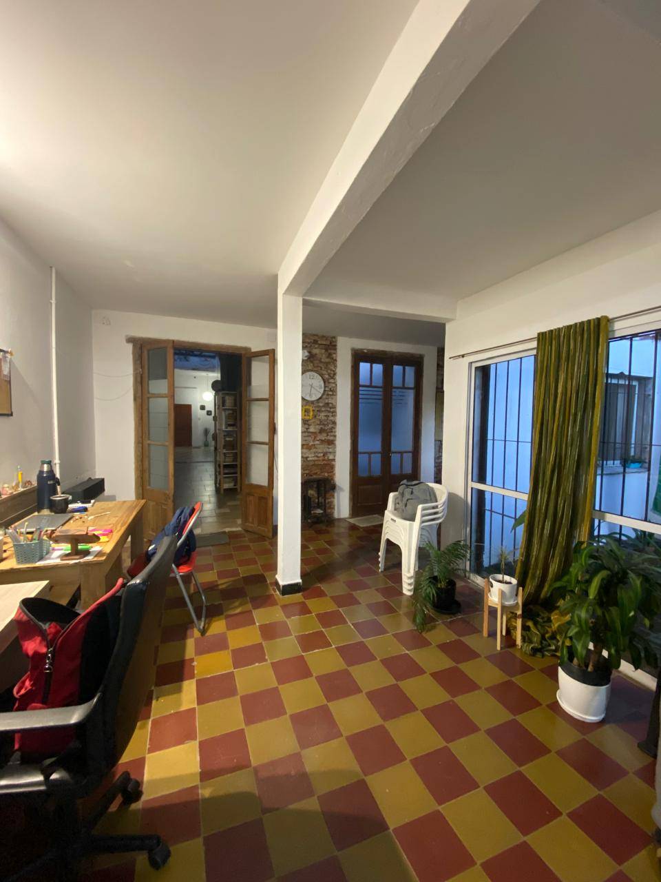 Casa Centro con Departamento y 2 locales - Mitre 228