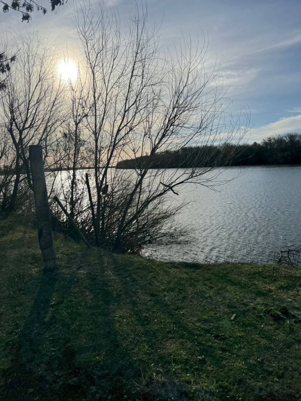 Venta de Terreno de 2.500 m² sobre la costa el Río Gualeguaychú, camino de la península