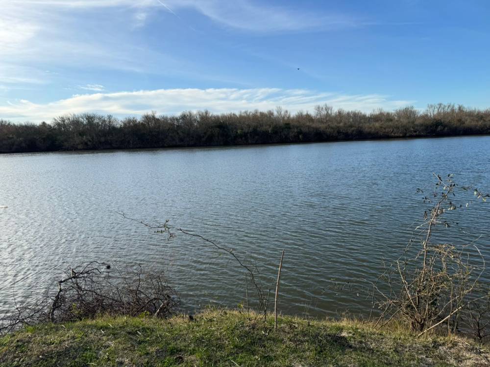 Venta de Terreno de 2.500 m² sobre la costa el Río Gualeguaychú, camino de la península