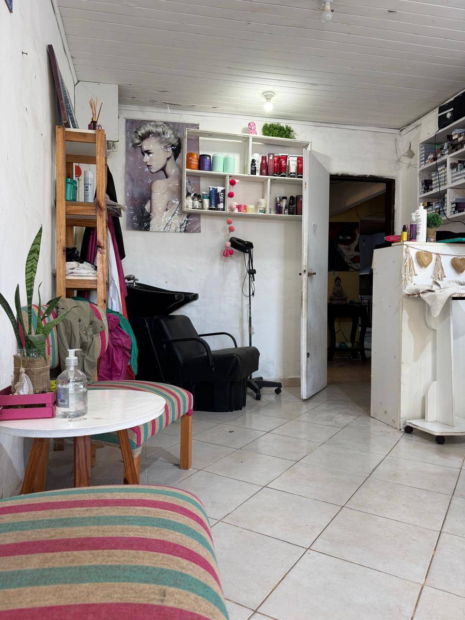 Propiedad versátil: Casa + local + patio