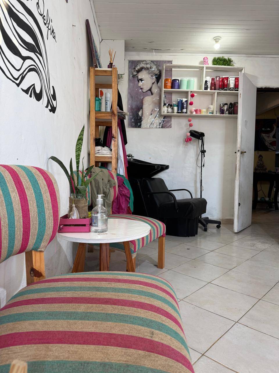 Propiedad versátil: Casa + local + patio