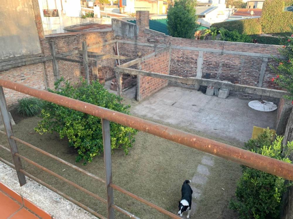 Casa de 2 plantas en excelente ubicación céntrica