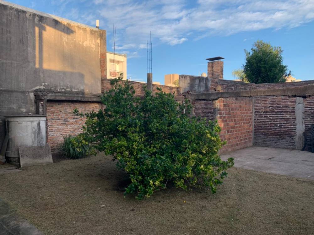 Casa de 2 plantas en excelente ubicación céntrica