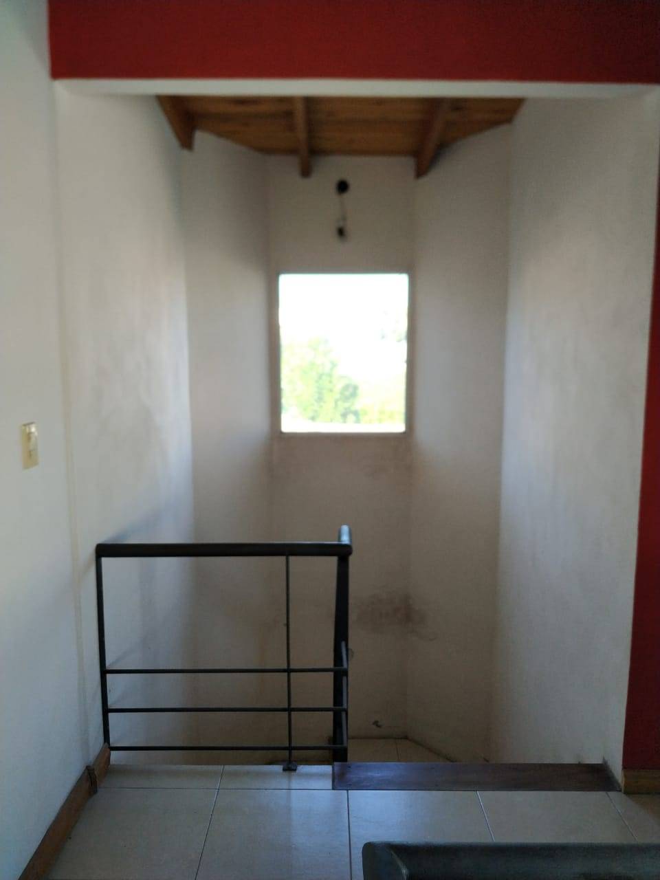 Casa de 2 plantas en excelente ubicación céntrica