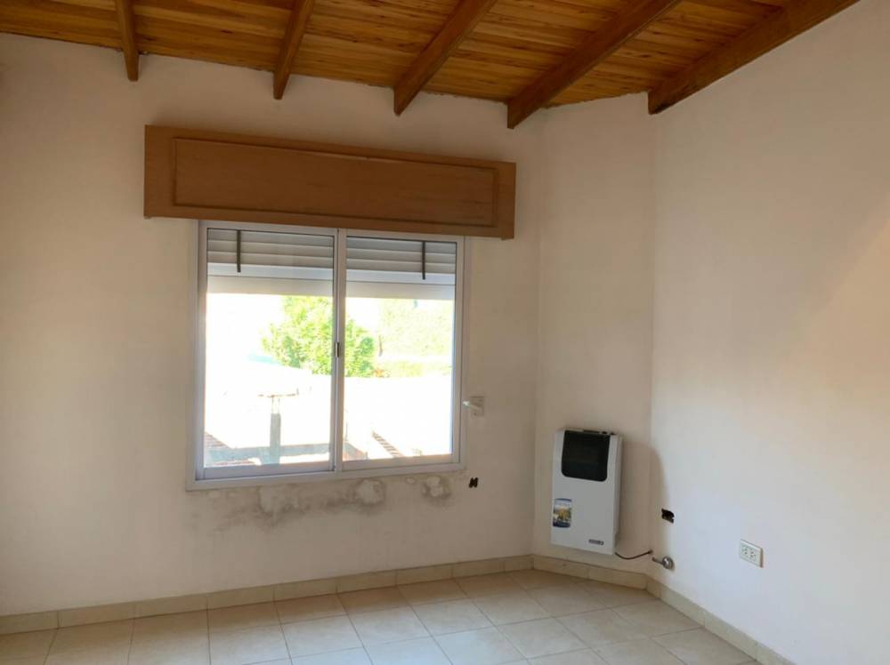 Casa de 2 plantas en excelente ubicación céntrica
