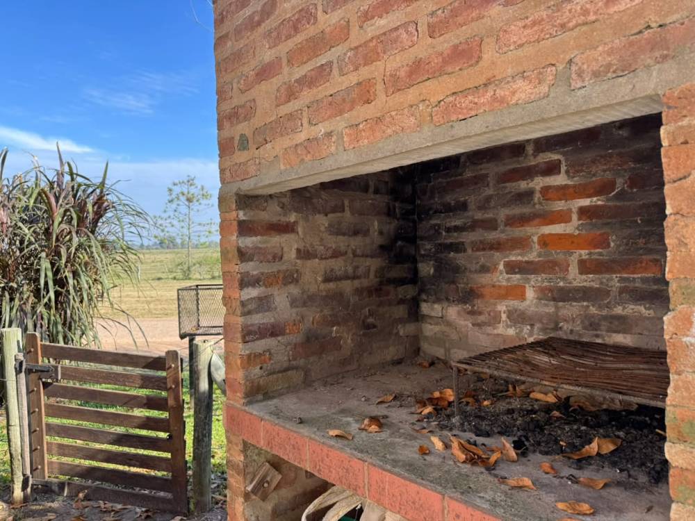 Local comercial y dos cabañas sobre amplio terreno, Pueblo Belgrano Nuevo