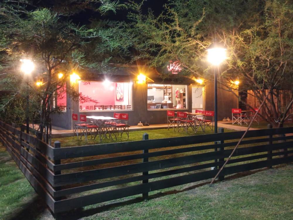 Local comercial y dos cabañas sobre amplio terreno, Pueblo Belgrano Nuevo