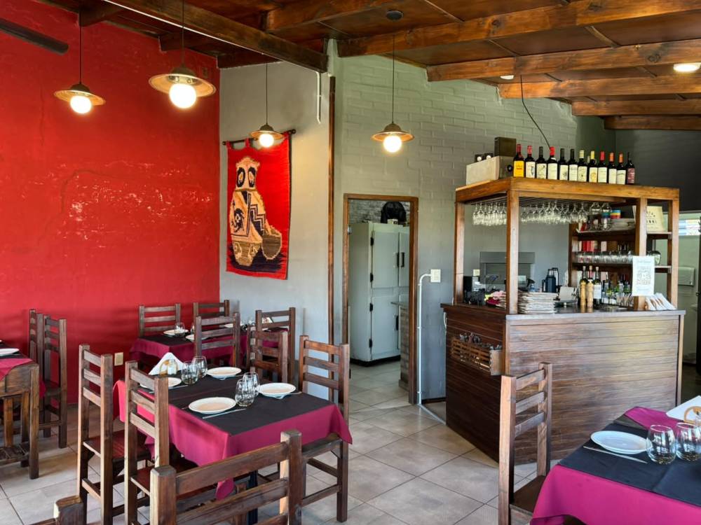 Local comercial y dos cabañas sobre amplio terreno, Pueblo Belgrano Nuevo