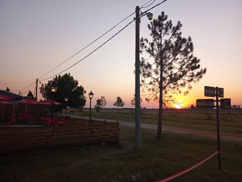 Local comercial y dos cabañas sobre amplio terreno, Pueblo Belgrano Nuevo
