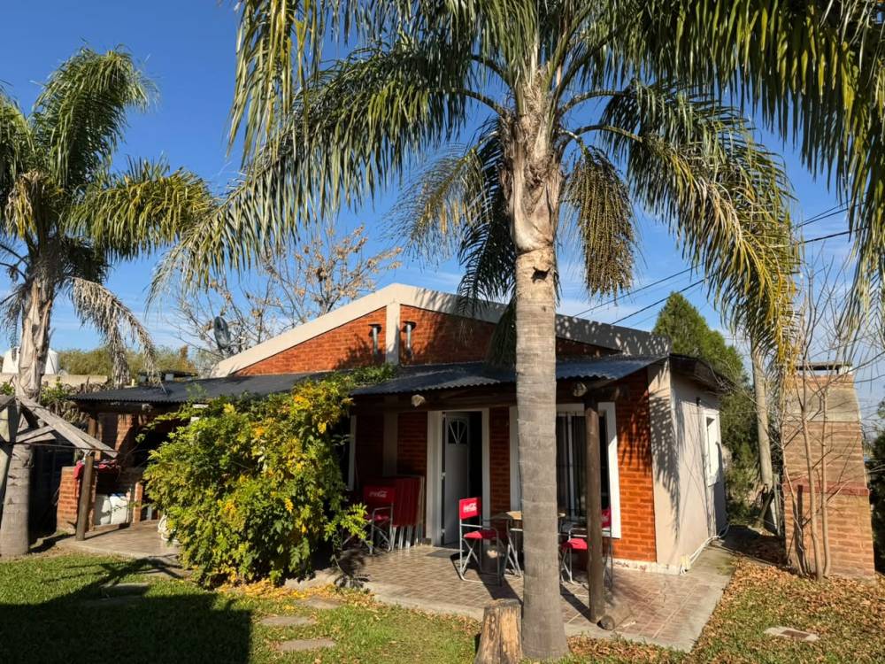 Local comercial y dos cabañas sobre amplio terreno, Pueblo Belgrano Nuevo