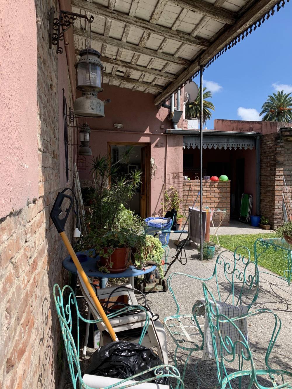  Casa de 4 Dormitorios con quincho y pileta en excelente ubicación