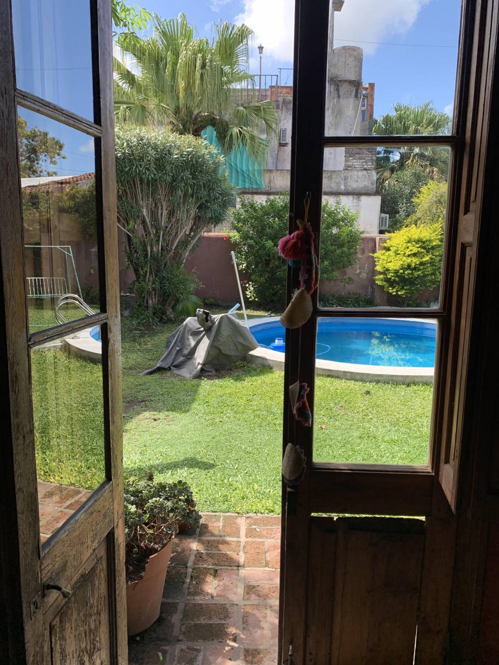  Casa de 4 Dormitorios con quincho y pileta en excelente ubicación