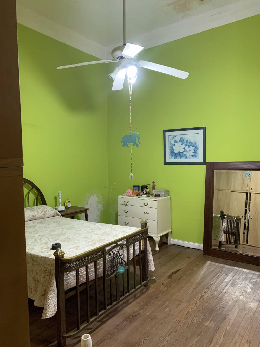  Casa de 4 Dormitorios con quincho y pileta en excelente ubicación