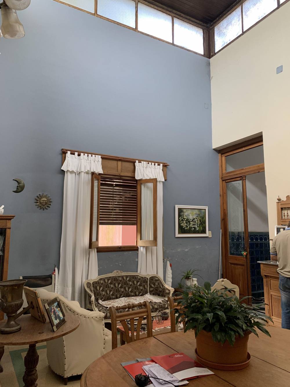  Casa de 4 Dormitorios con quincho y pileta en excelente ubicación