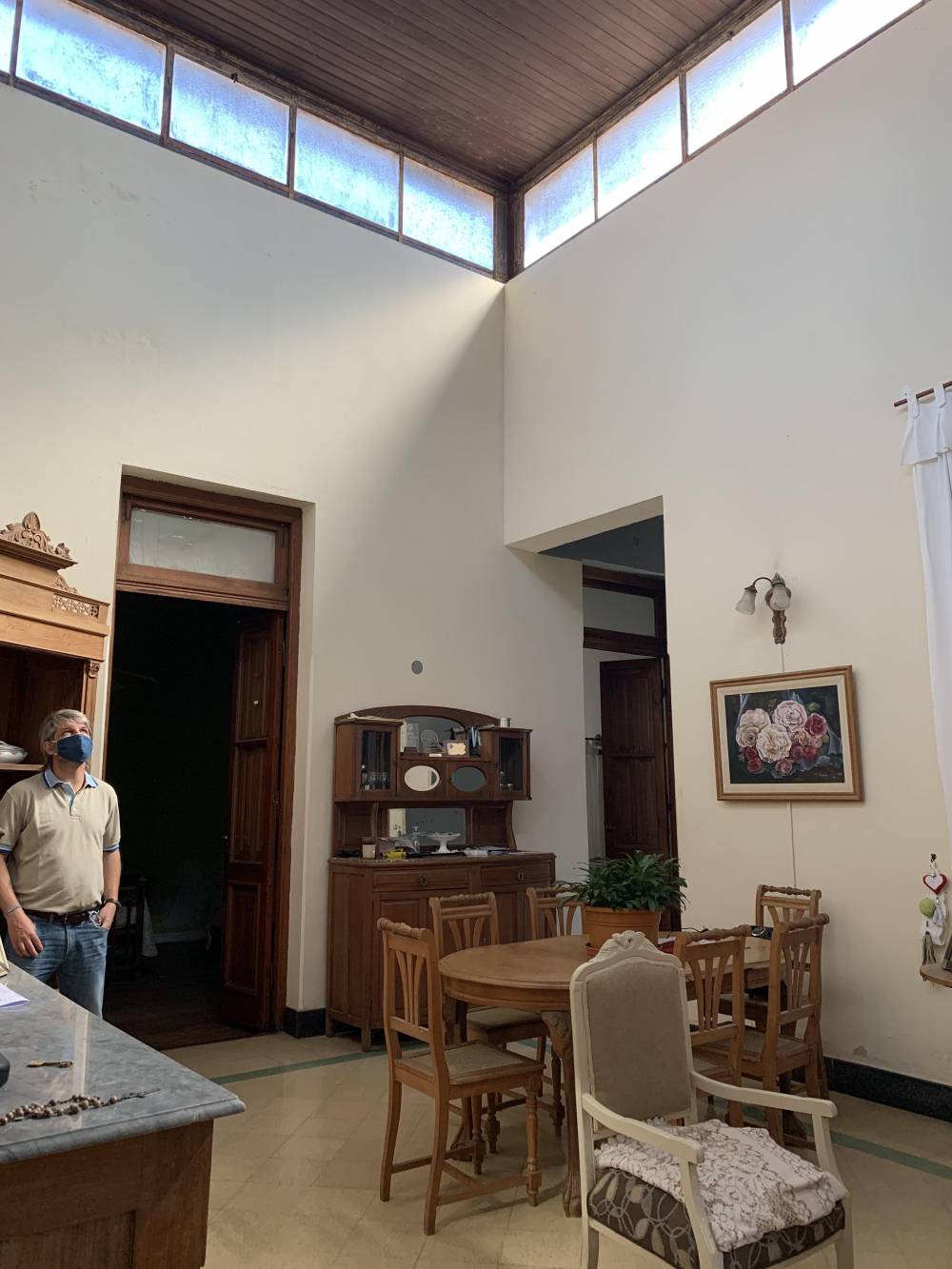  Casa de 4 Dormitorios con quincho y pileta en excelente ubicación