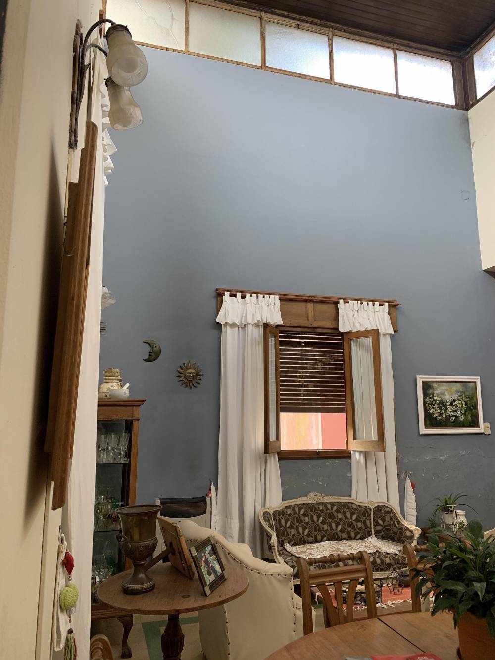  Casa de 4 Dormitorios con quincho y pileta en excelente ubicación