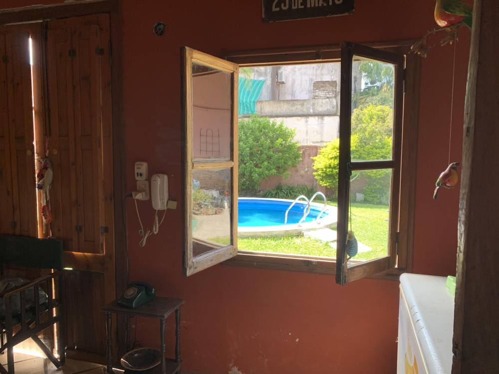  Casa de 4 Dormitorios con quincho y pileta en excelente ubicación